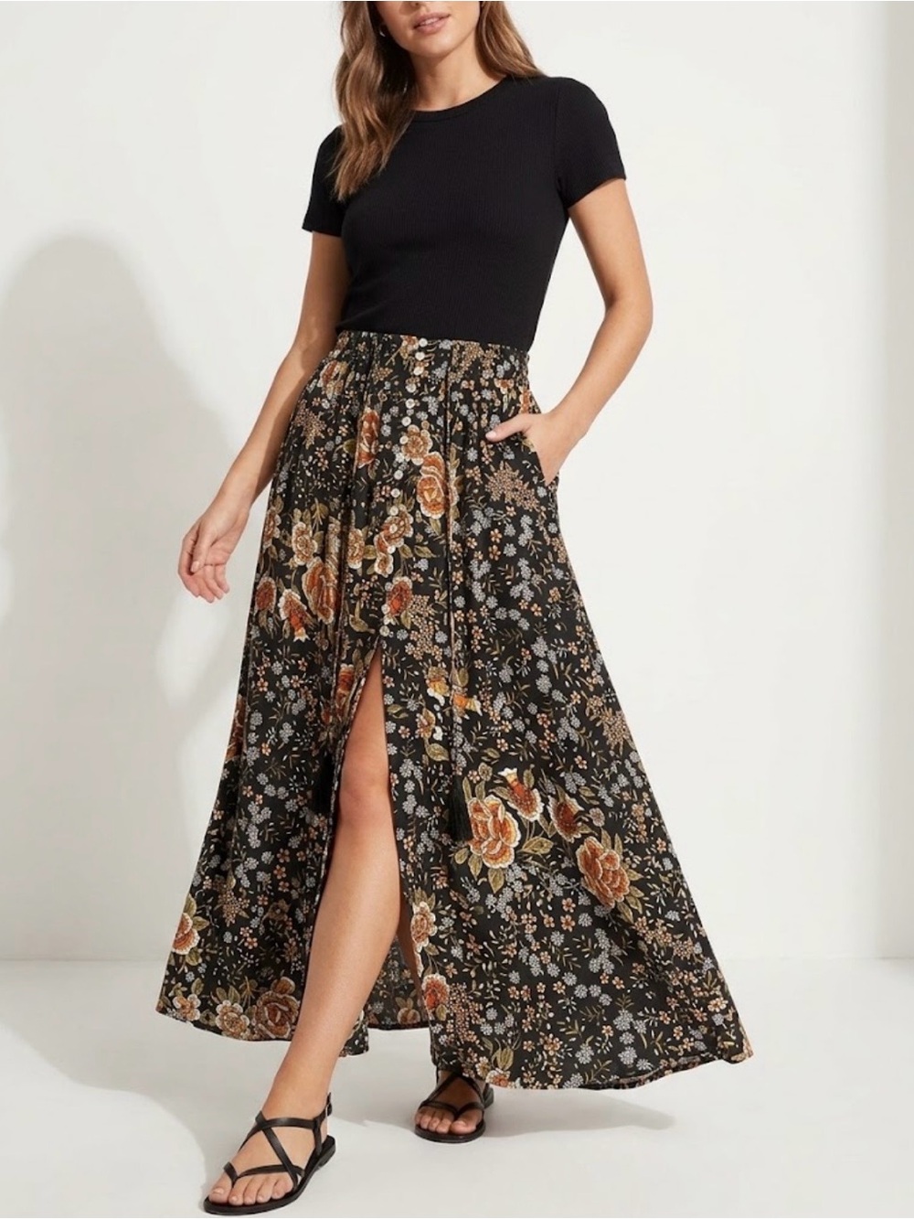 RACHEL ZOE Boho Chic Floral Print Drawstring Maxi Skirt
Size Small
NWT
